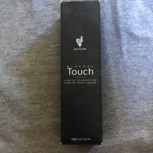 YOUNIQUE  mineral touch Liquid foundation -TAFFETA